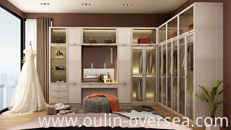 Modern Luxury wood sliding doors cloakroom 